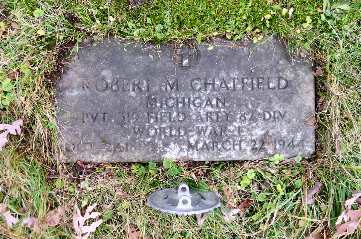 CHATFIELD Robert Maurice 1895-1944 grave.jpg